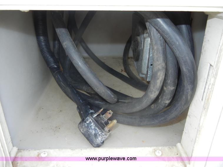 image for item D9751 1995 Winnebago Brave 30' motor home RV