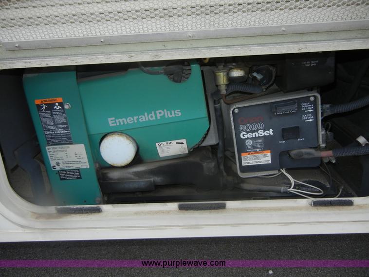 image for item D9751 1995 Winnebago Brave 30' motor home RV