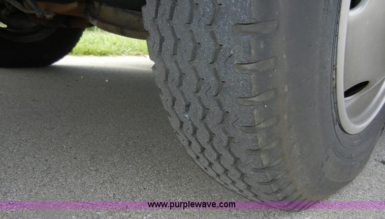 image for item D9751 1995 Winnebago Brave 30' motor home RV