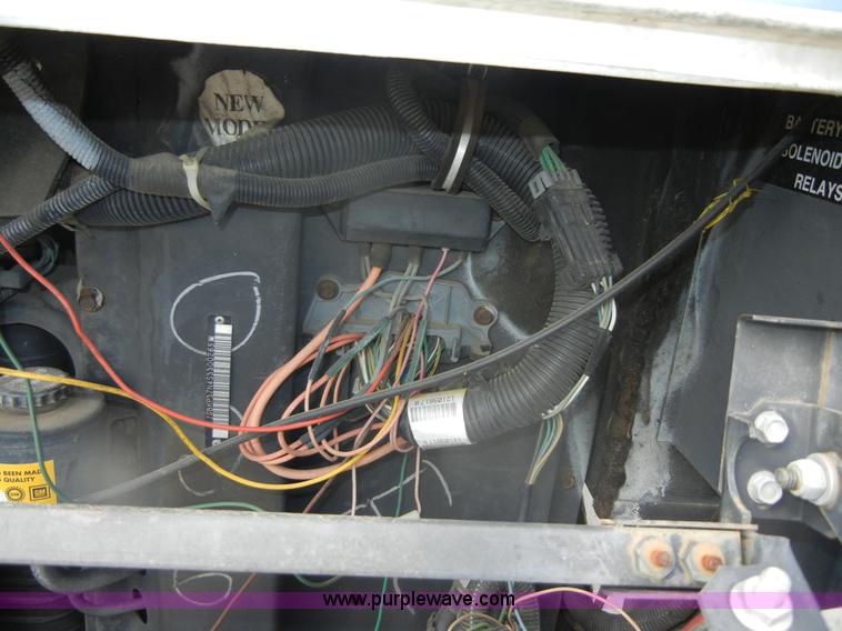 image for item D9751 1995 Winnebago Brave 30' motor home RV