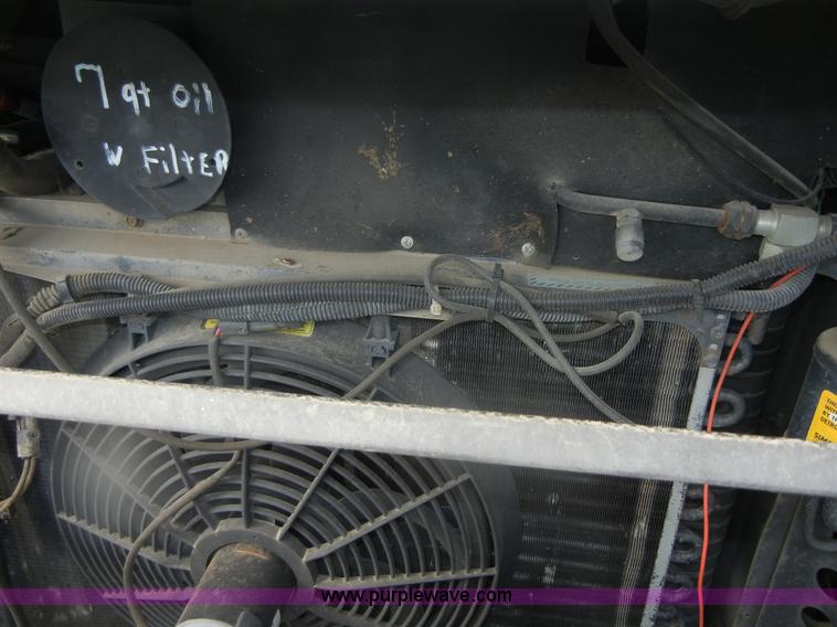 image for item D9751 1995 Winnebago Brave 30' motor home RV