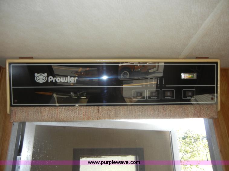 image for item D9752 1986 Fleetwood Prowler 30' fifth wheel camper