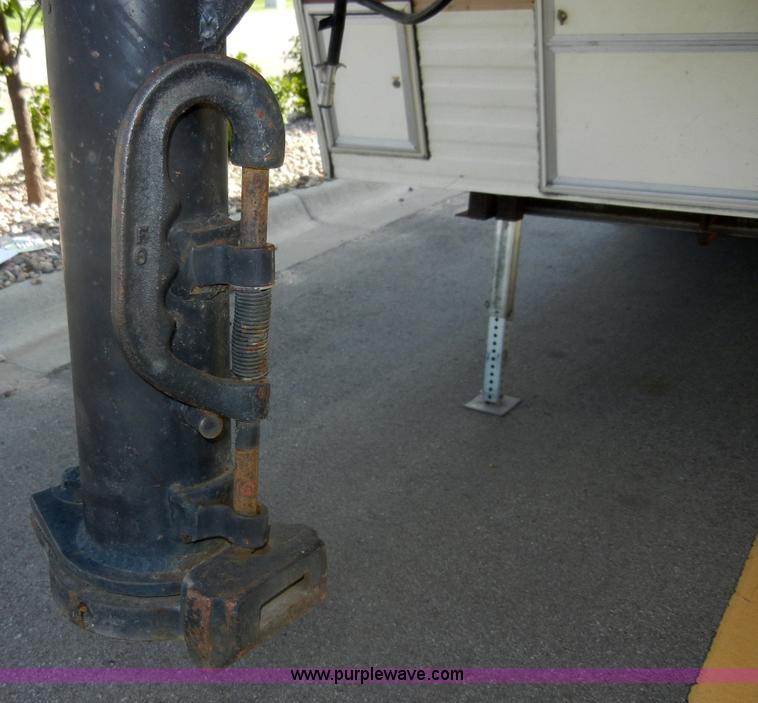 image for item D9752 1986 Fleetwood Prowler 30' fifth wheel camper