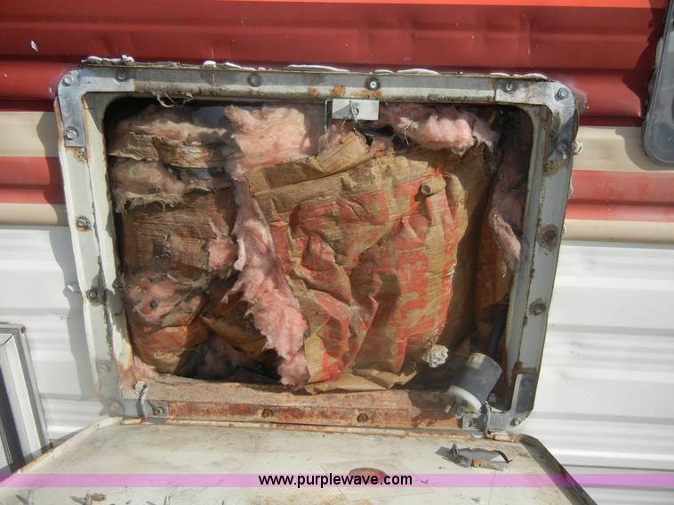 image for item D9752 1986 Fleetwood Prowler 30' fifth wheel camper