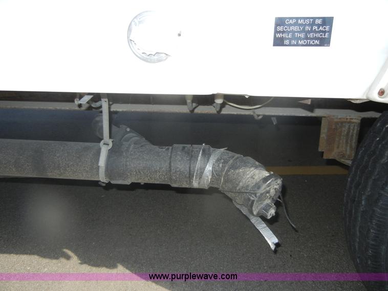 image for item D9752 1986 Fleetwood Prowler 30' fifth wheel camper