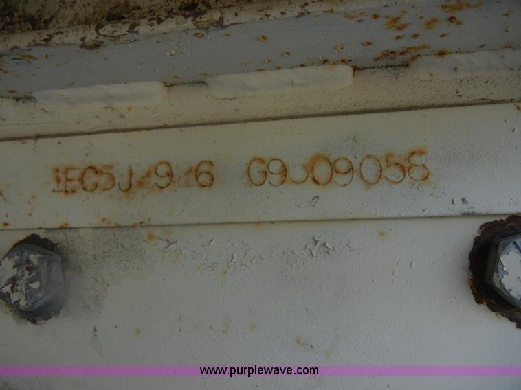 image for item D9752 1986 Fleetwood Prowler 30' fifth wheel camper