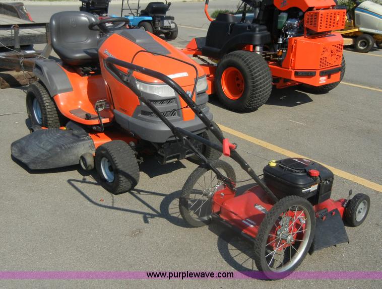 image for item D9802 Husqvarna 2246LS lawn tractor