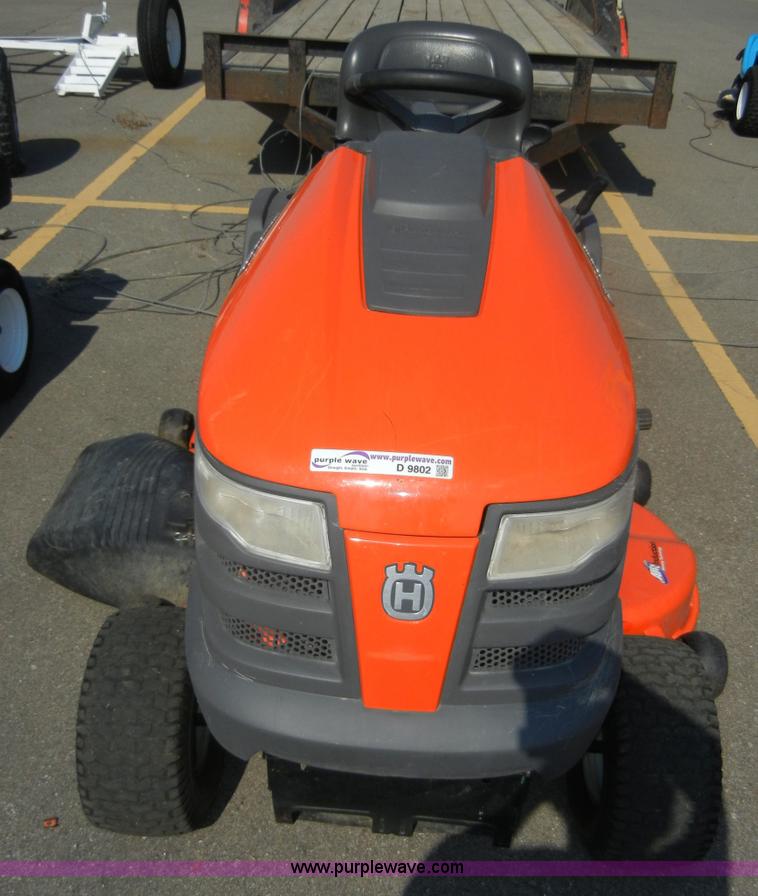 image for item D9802 Husqvarna 2246LS lawn tractor