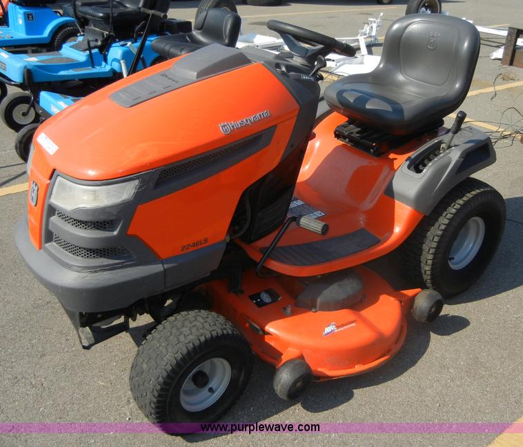 image for item D9802 Husqvarna 2246LS lawn tractor