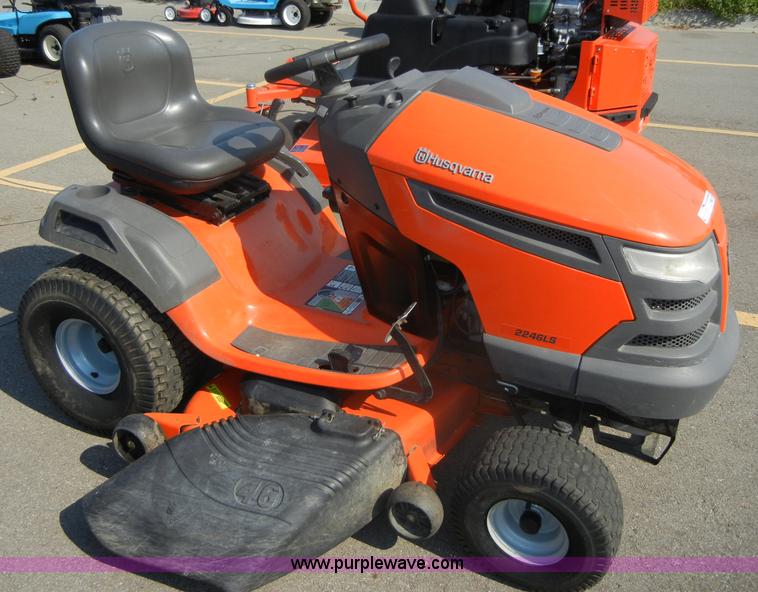image for item D9802 Husqvarna 2246LS lawn tractor