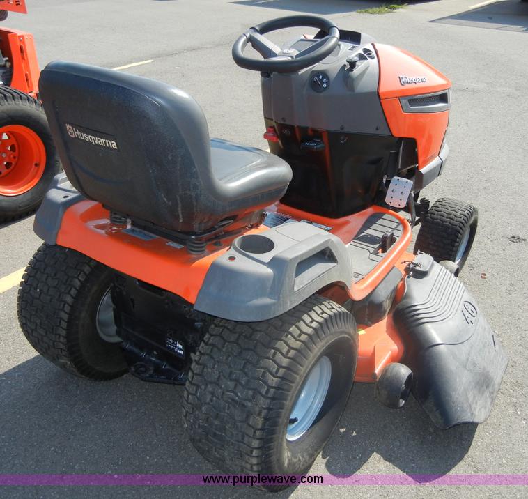image for item D9802 Husqvarna 2246LS lawn tractor
