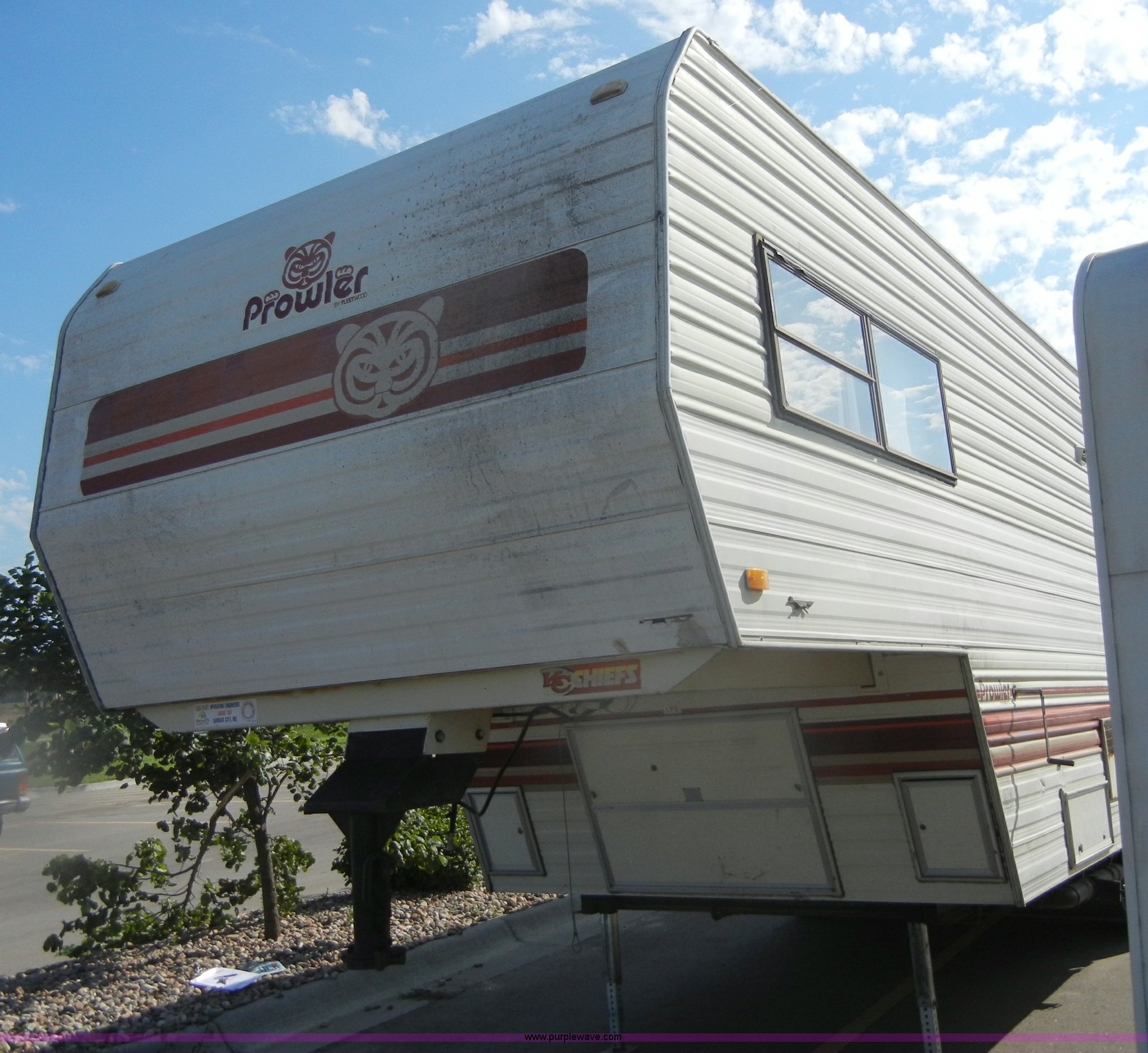 1986 Fleetwood Prowler 30' fifth wheel camper in Manhattan, KS Item