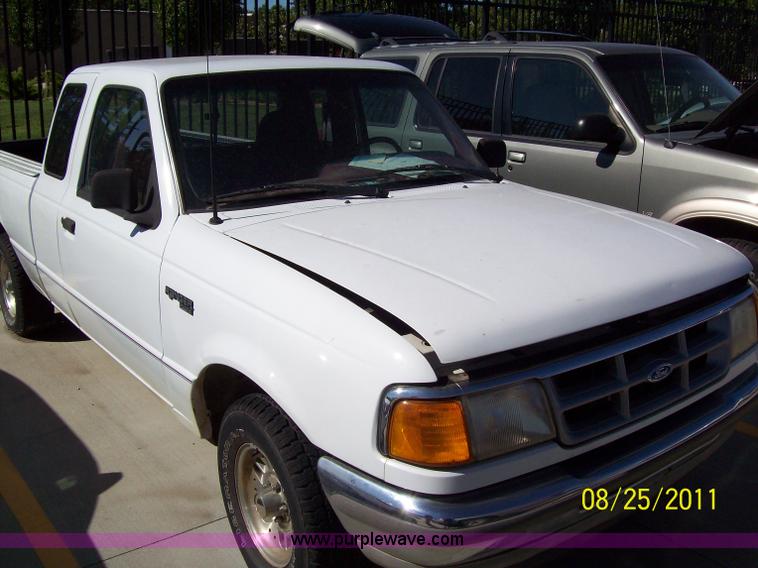 image for item A1244 1994 Ford Ranger XLT extended cab pickup truck