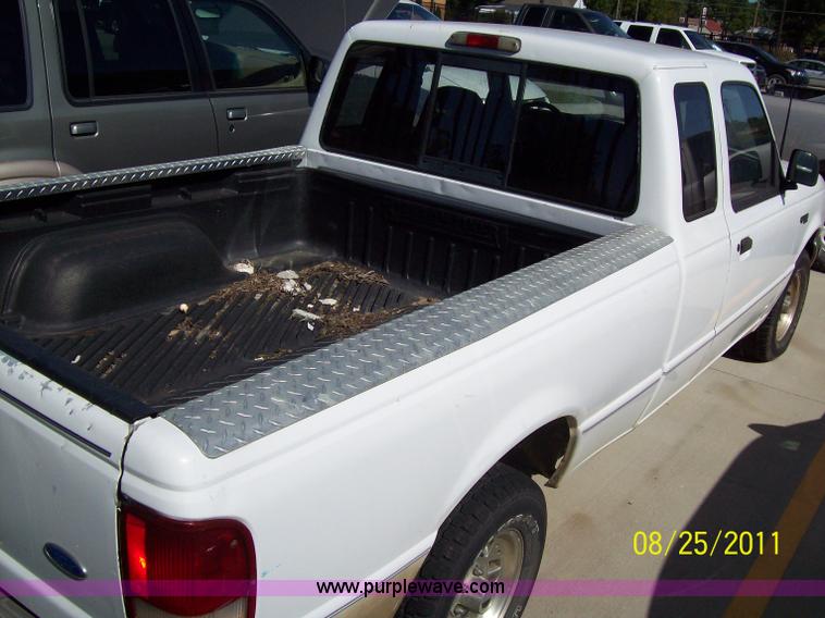 image for item A1244 1994 Ford Ranger XLT extended cab pickup truck
