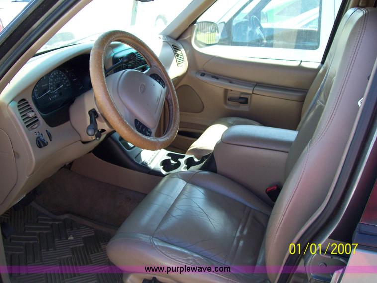 image for item A1247 2000 Ford Explorer Eddie Bauer SUV