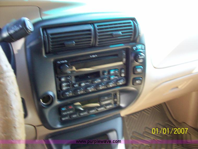 image for item A1247 2000 Ford Explorer Eddie Bauer SUV