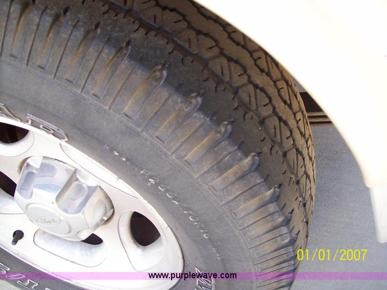 image for item A1247 2000 Ford Explorer Eddie Bauer SUV