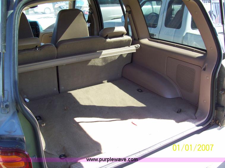 image for item A1247 2000 Ford Explorer Eddie Bauer SUV