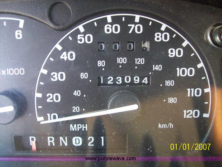 image for item A1247 2000 Ford Explorer Eddie Bauer SUV