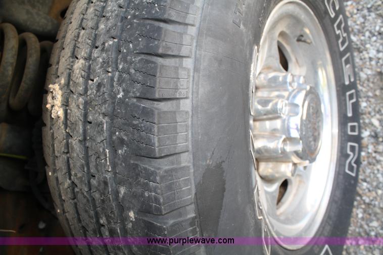 image for item A2076 2000 Ford F250 Lariat Super Duty pickup truck