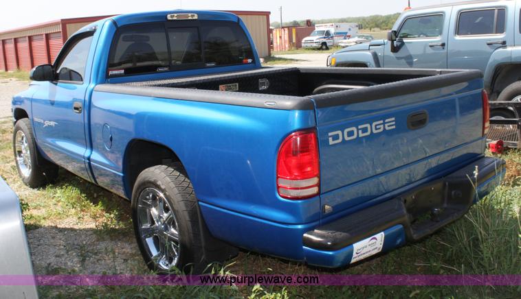 image for item A2722 2000 Dodge Dakota Sport pickup truck