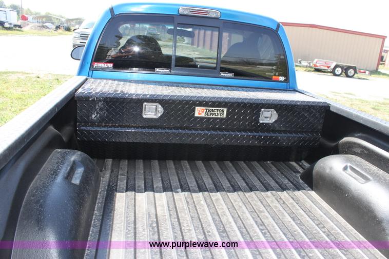 image for item A2722 2000 Dodge Dakota Sport pickup truck