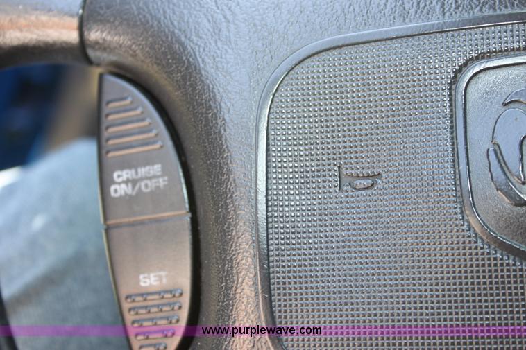 image for item A2722 2000 Dodge Dakota Sport pickup truck