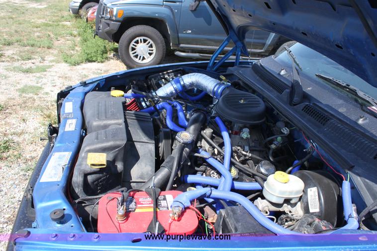 image for item A2722 2000 Dodge Dakota Sport pickup truck