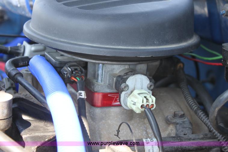 image for item A2722 2000 Dodge Dakota Sport pickup truck