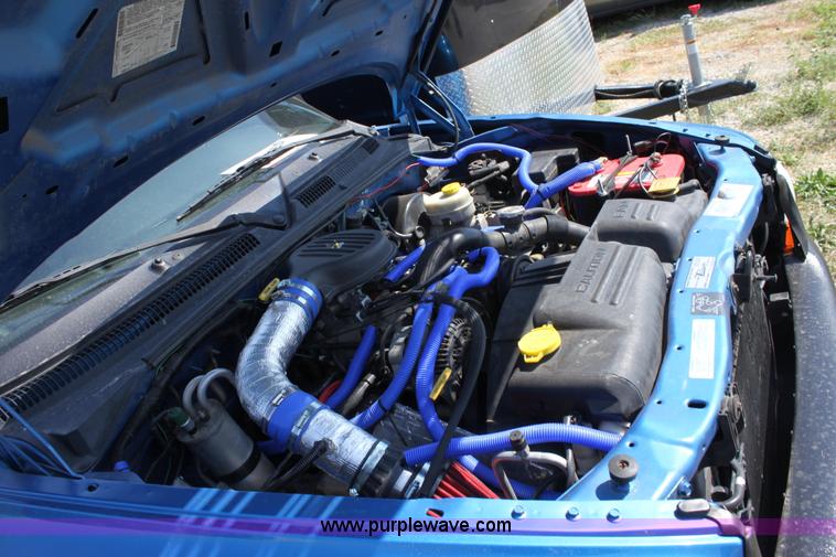 image for item A2722 2000 Dodge Dakota Sport pickup truck