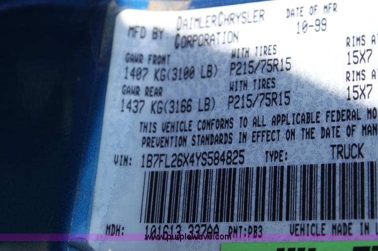 image for item A2722 2000 Dodge Dakota Sport pickup truck