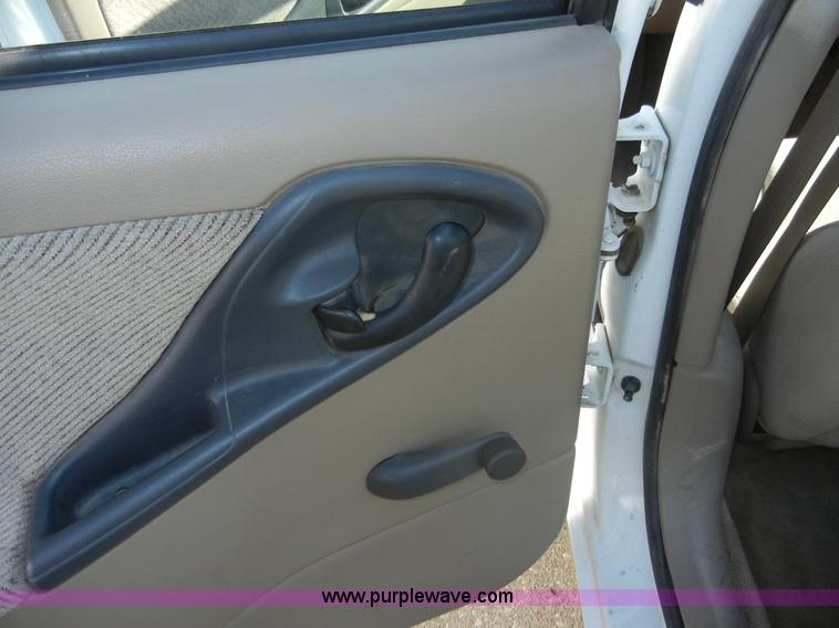 image for item D9503 2000 Chevrolet Cavalier LS