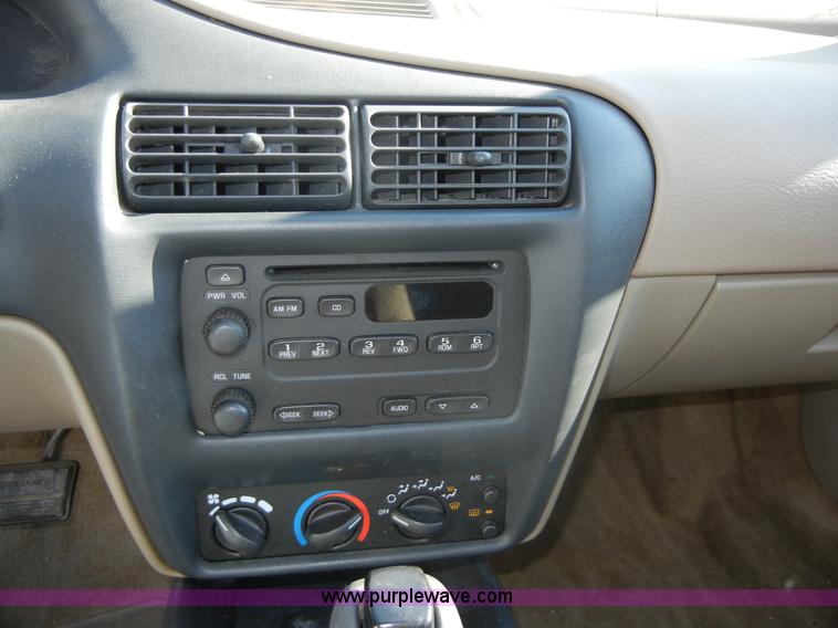 image for item D9503 2000 Chevrolet Cavalier LS