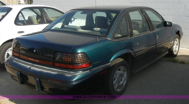 image for item D9504 1995 Pontiac Grand Prix SE