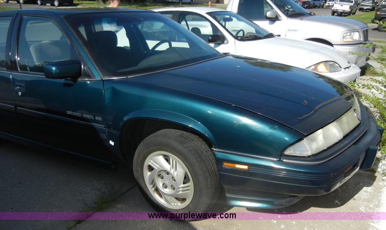 image for item D9504 1995 Pontiac Grand Prix SE