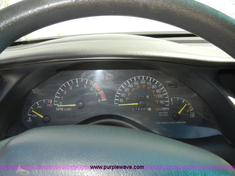 image for item D9504 1995 Pontiac Grand Prix SE