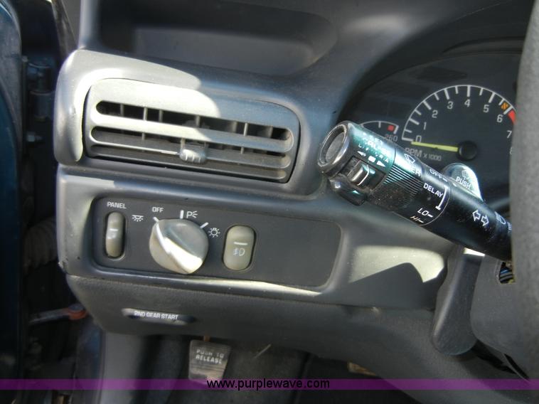 image for item D9504 1995 Pontiac Grand Prix SE