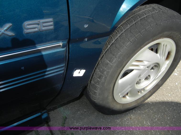 image for item D9504 1995 Pontiac Grand Prix SE