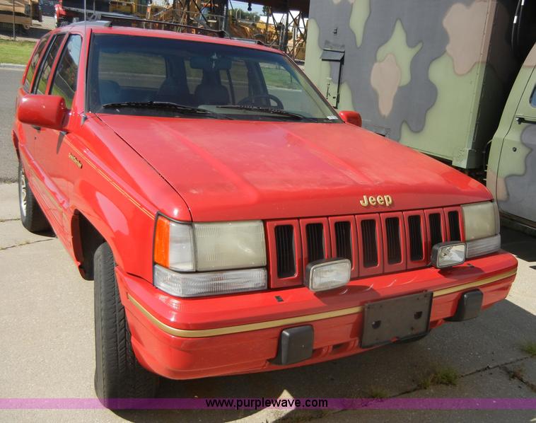 image for item D9507 1993 Jeep Grand Cherokee Limited SUV