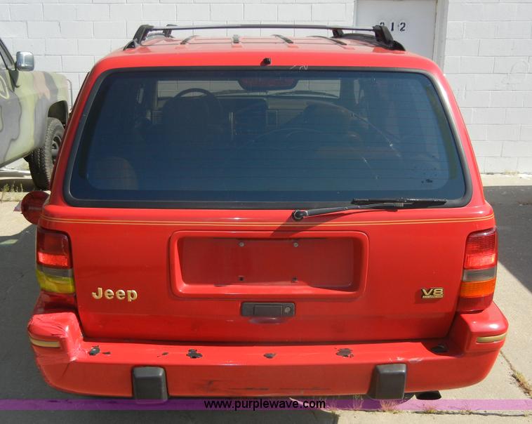 image for item D9507 1993 Jeep Grand Cherokee Limited SUV
