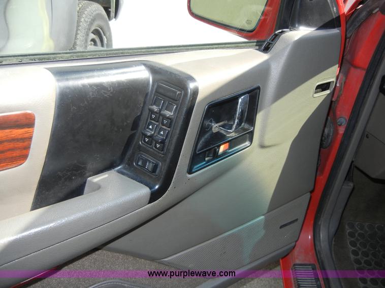 image for item D9507 1993 Jeep Grand Cherokee Limited SUV