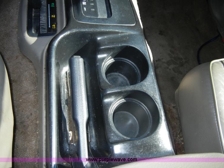 image for item D9507 1993 Jeep Grand Cherokee Limited SUV