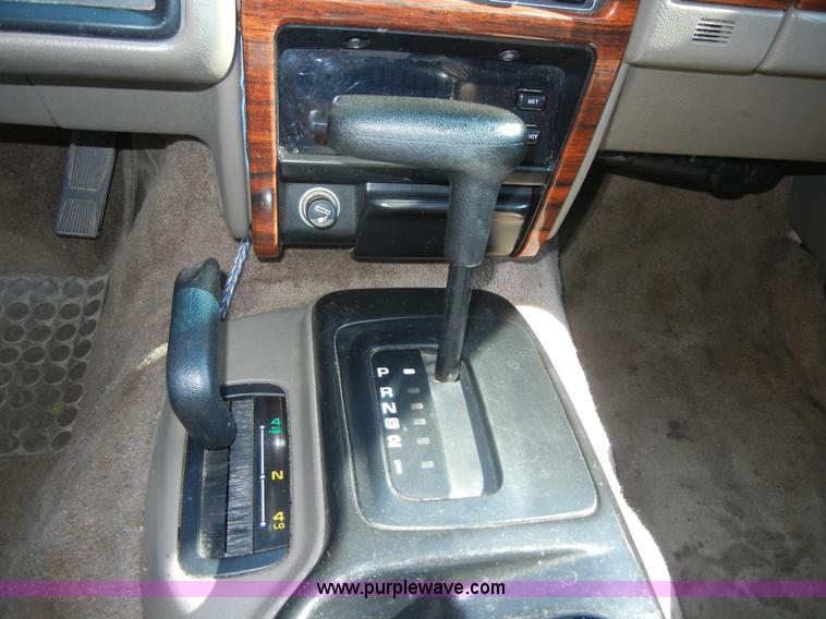 image for item D9507 1993 Jeep Grand Cherokee Limited SUV