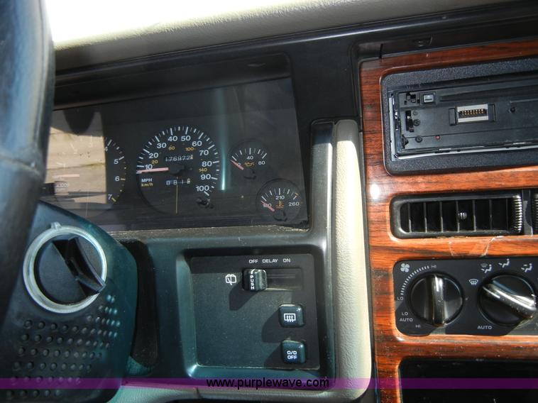 image for item D9507 1993 Jeep Grand Cherokee Limited SUV