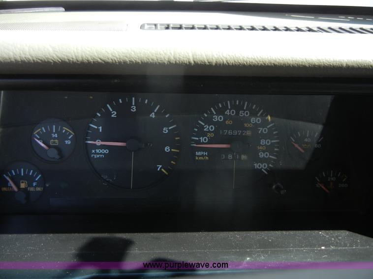 image for item D9507 1993 Jeep Grand Cherokee Limited SUV