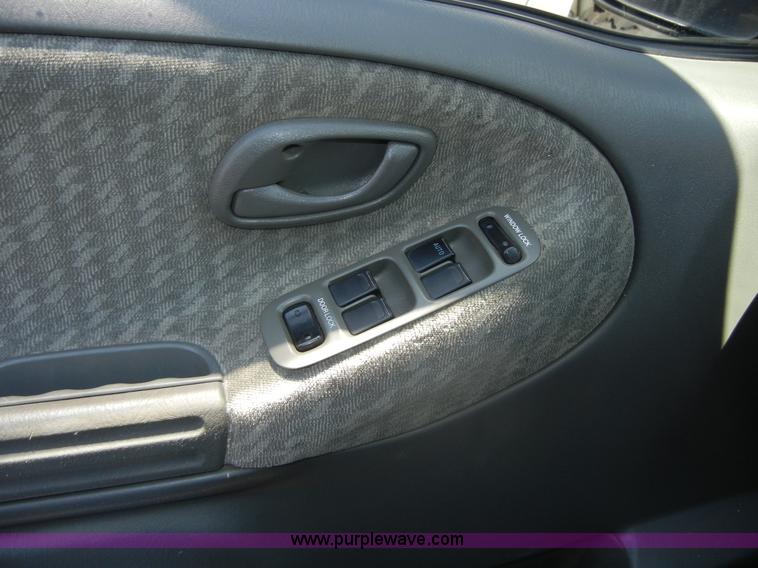 image for item D9509 2002 Suzuki Vitara JLS SUV