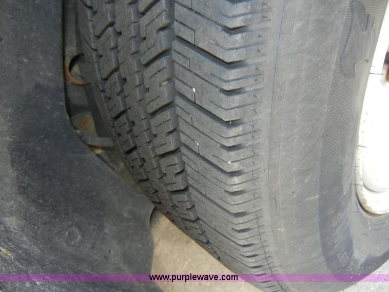 image for item D9509 2002 Suzuki Vitara JLS SUV