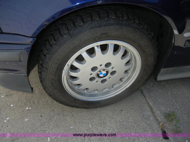 image for item D9511 1995 BMW 325i