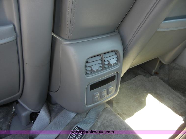 image for item D9512 2002 Cadillac DeVille