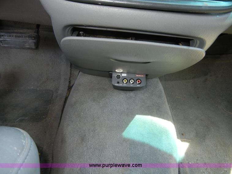 image for item D9512 2002 Cadillac DeVille